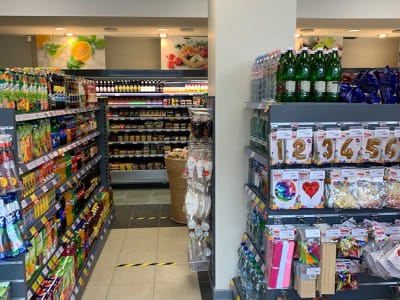 VVN-tiimi suoritti kaupan laitteiden toimitukset ja kokoonpanotyöt kauppaketjun "TOP" uudessa myymälässä Riiassa.12